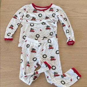 Kyte Baby LS pajama set 2t Play for pilling and white background